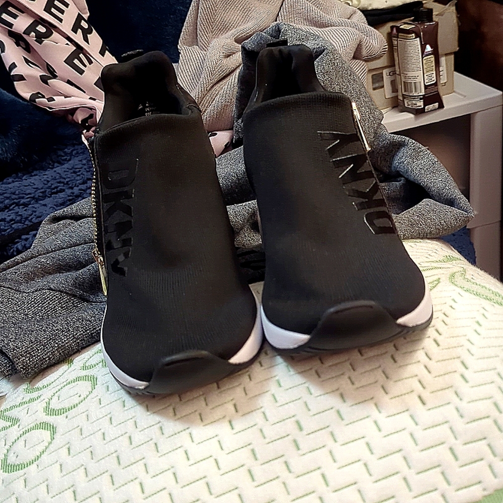 DKNY Black Sneakers with Streamlined Design